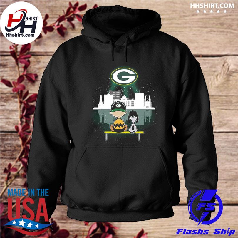 Charlie Brown And Snoopy Dog Watching City Green Bay Packers T-shirt