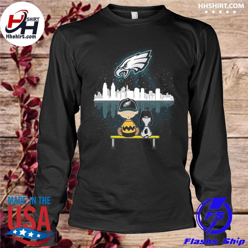 Charlie Brown And Snoopy Dog Watching City Philadelphia Eagles T-Shirt -  TeeNavi